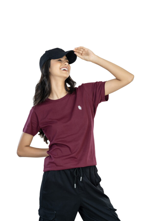 Effortless Elegance Women's 100% Cotton Round Neck T-Shirt for Casual Chic - Burgundy