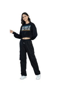 Seasonal Bliss Versatile Women's Crop Top – Cotton Comfort for Summer and Winter Chic - Black (2)